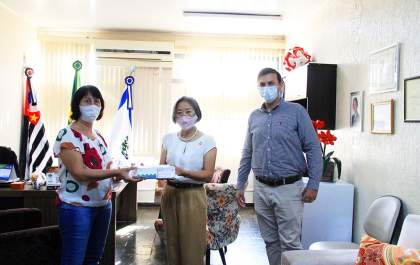 Tamiko recebe doação de testes rápidos da Covid-19 da Receita Federal