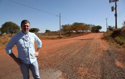 Guto Marão cobra pavimentação da estrada de Paranápolis
