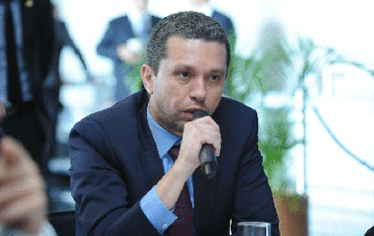 Projeto exige regularidade sanitária de empresa durante licitação