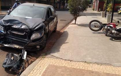 Motociclista ferido em colisão na Cussy está em hospital particular