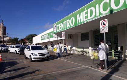 <i>Drive thru</i> realiza 228 testes rápidos de hepatite C; campanha continua nas UBSs