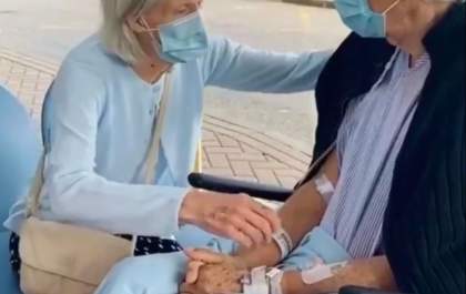 Vídeo de casal de idosos apaixonados viraliza na internet