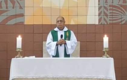 Padre que deseja morte de fiéis pede desculpas