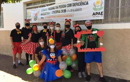 Apae Três Lagoas entrega 200 pizzas para alunos