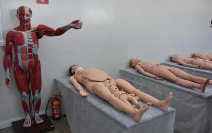 Justiça autoriza universidade manter mensalidade integral em curso de Medicina