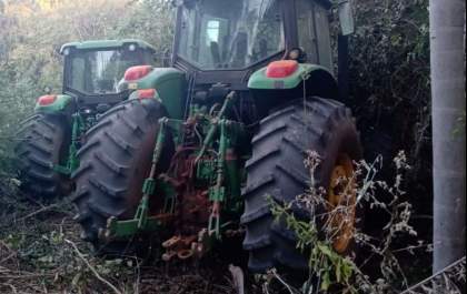 Tratores furtados são encontrados em mata em Araçatuba