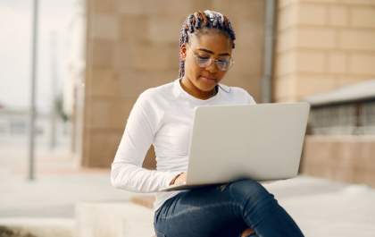 Dia do Voluntariado: ações solidárias na internet seguem fazendo a diferença