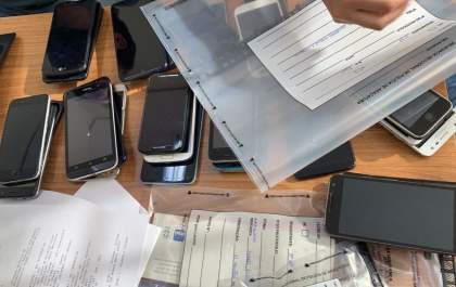 GOE/Deic apreende mais de 30 celulares em loja de Araçatuba