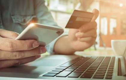 Pesquisa mostra que 74% dos brasileiros usa celular para compras na internet