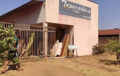 Dono de tapeçaria é encontrado morto em casa