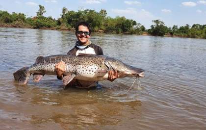 Homem captura peixe de 60 quilos e 1,70 metro em rio de MS
