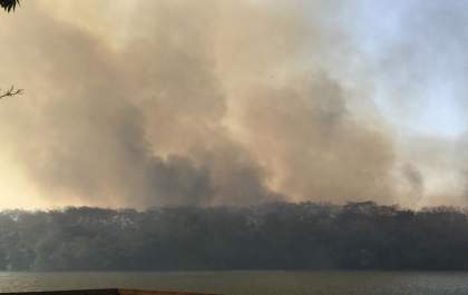 Fim de semana termina com incêndio próximo à Vila dos Operadores