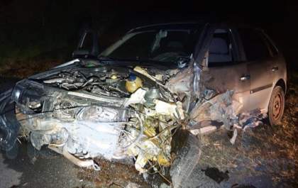 Motorista fica ferido em colisão frontal em rodovia