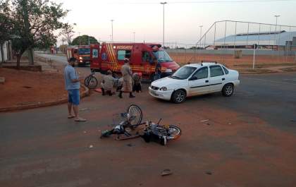 Carro atropela ciclista próximo ao Novo Oeste