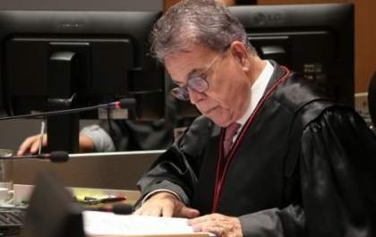 Pai ganha direito de visitar a filha, 