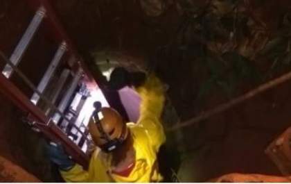 Mulher é encontrada morta dentro de poço com shorts abaixado