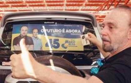 Mais de 300 motoristas participam de `adesivaço` de Mário Celso