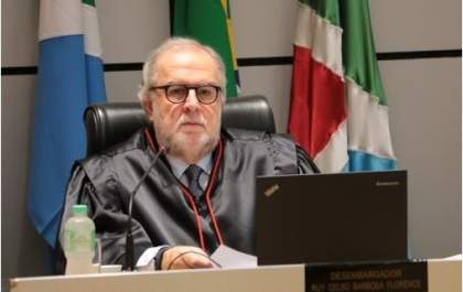 Dupla que matou homem a facadas vai a julgamento pelo Tribunal do Júri