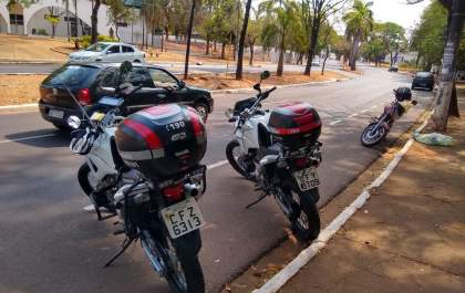 Motociclista fica gravemente ferido em acidente na Pompeu