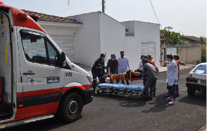 Mulher é atropelada pelo próprio marido após discussão