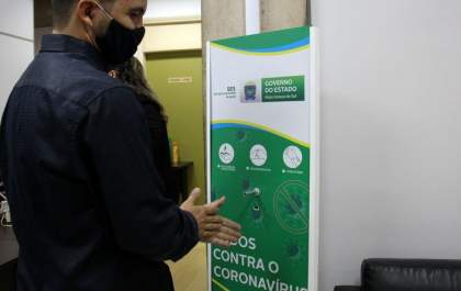 Lei obriga álcool gel em 12 tipos de estabelecimentos em MS