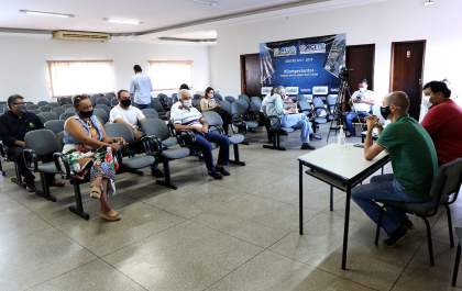 Comitê altera toque de recolher para meia noite