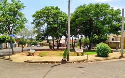 Projeto do Jornal Impacto batiza praça no Santa Cecília com nome do pioneiro Rumão