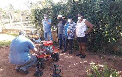 Com apoio da Suzano, agricultores familiares recebem maquinários agrícolas para melhorar a produção em Três Lagoas e região
