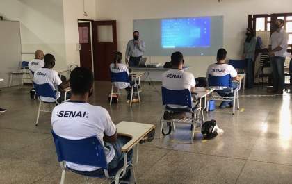 Suzano irá formar 20 novos operadores de máquinas florestais para o mercado de trabalho em Três Lagoas