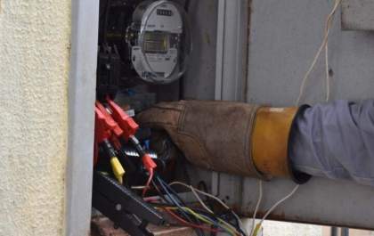 Mulher é presa por tentar furtar fios na casa de PM em Birigui