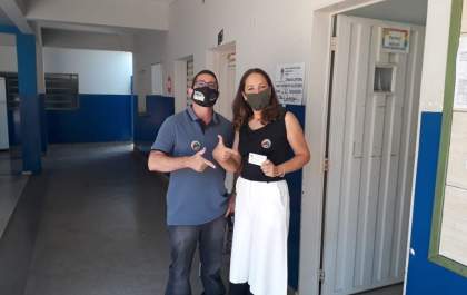 O candidato a prefeito Ênio de Souza (PSL) votou na escola Dom Aquino