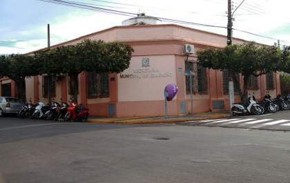 Secretaria de Educação recebe cadastramento para as creches do município