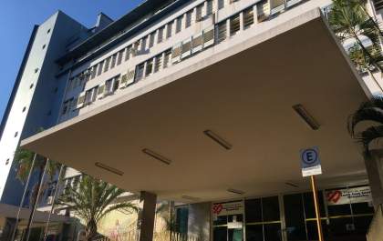 Bebê de 7 meses tem 70% do corpo queimado em incêndio