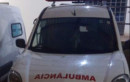 Mulher é presa após danificar ambulâncias