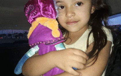 Menina de 6 anos tem parte do nariz arrancado por tiro de fuzil