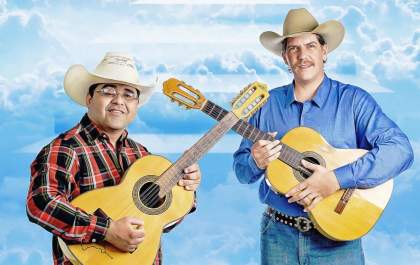 Dupla da região canta e toca clássicos do sertanejo neste domingo