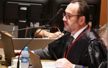 Venda de veículo isenta antiga proprietária de penalidades em novas infrações