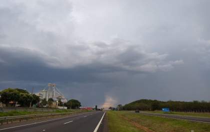 Feriado de aniversário terá calor e pancadas de chuva em Araçatuba