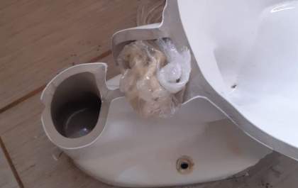 GOE/Deic prende casal e apreende cocaína e maconha em vaso sanitário