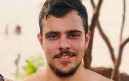 Jovem teria passado por pelo menos dois cruzamentos após ser baleado