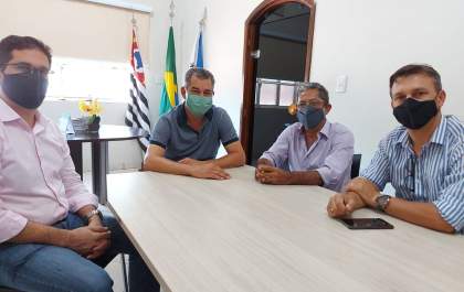 Paulo Boaventura e Marcos Visual cumprimentam prefeitos eleitos na região