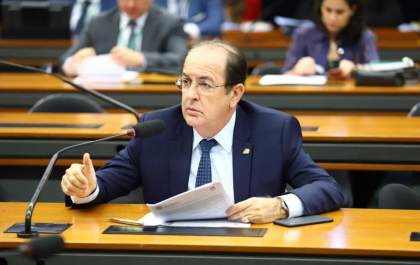 Deputado quer comerciários na lista de prioritários na vacinação contra covid-19