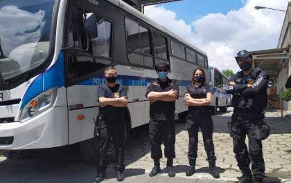 Agepen recebe ônibus adaptados para transporte de presos