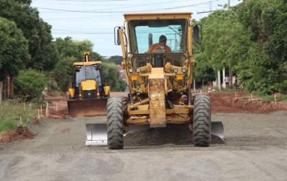 Bairro Santa Rita começa a receber drenagem e pavimentação em diversas ruas