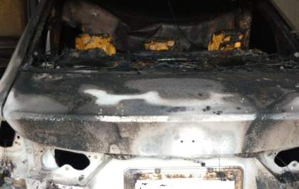 Radialista tem carro incendiado em Araçatuba