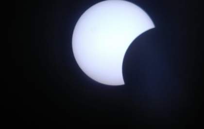 Eclipse do Sol é observado em Araçatuba