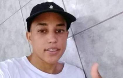 Morre jovem que bateu moto em carro na rua Do Fico