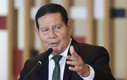 Vice-presidente Hamilton Mourão testa positivo para covid-19