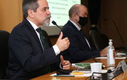 Ministério da Saúde prevê início de vacinação em 20 de janeiro