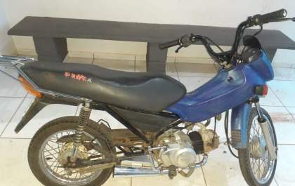 Jovem em motocicleta com documento vencido foge da polícia